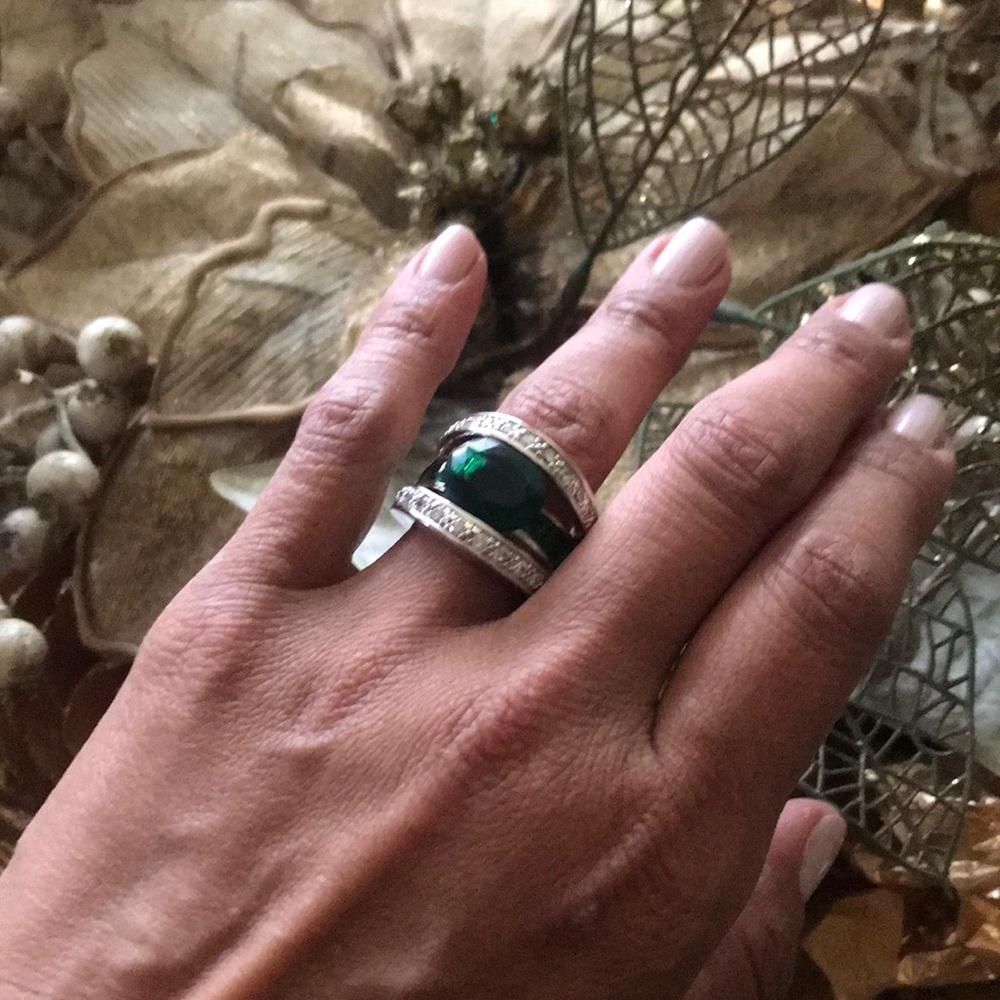 Silver Ring - Picture 4 of 14